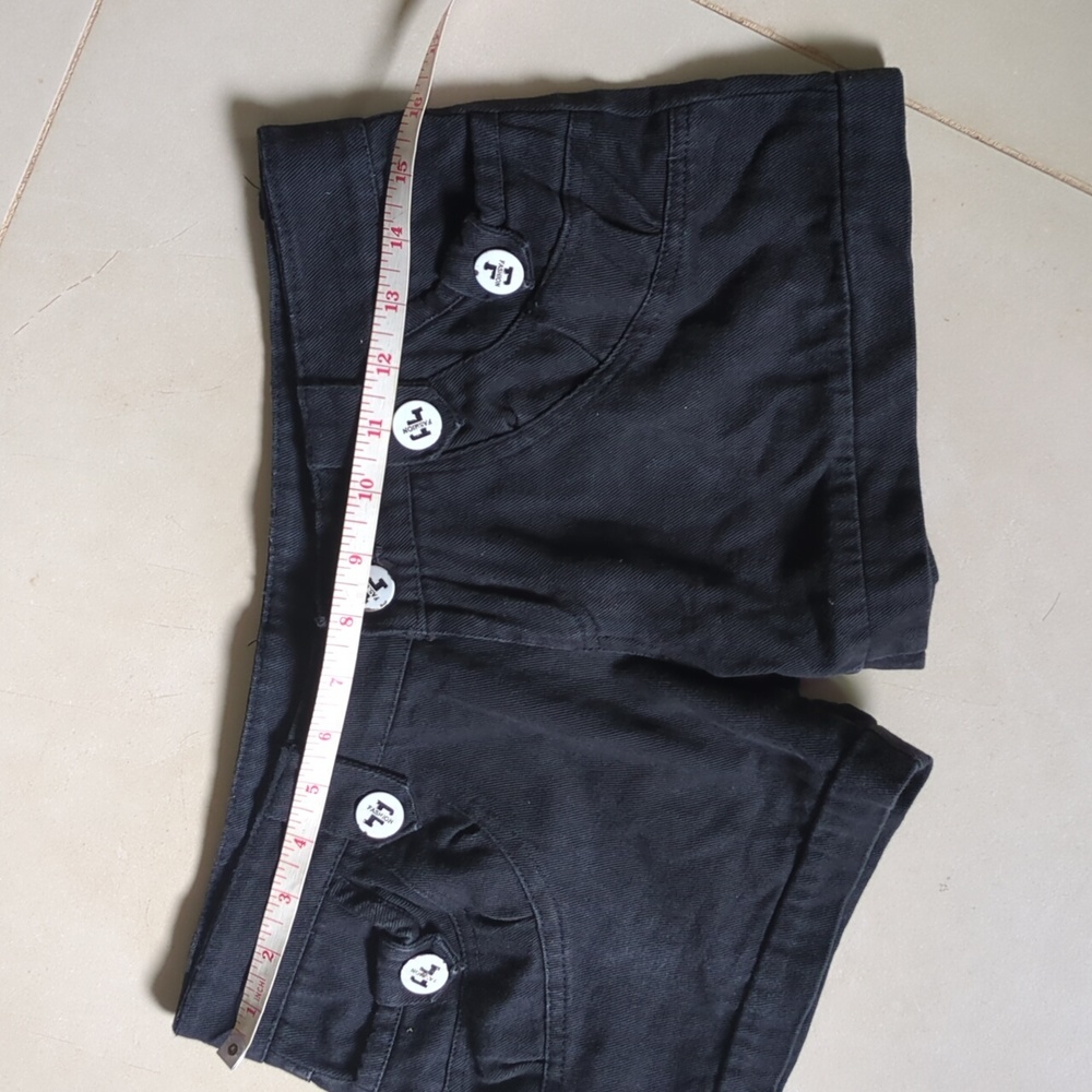 Shorts - Picture 5 of 5